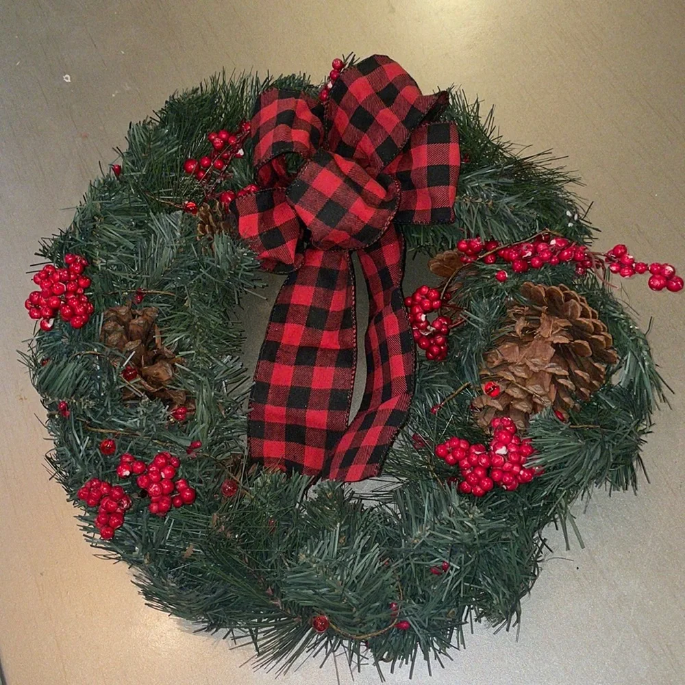 NEW Christmas holiday battery operated wreath with buffalo plaid ribbon 16